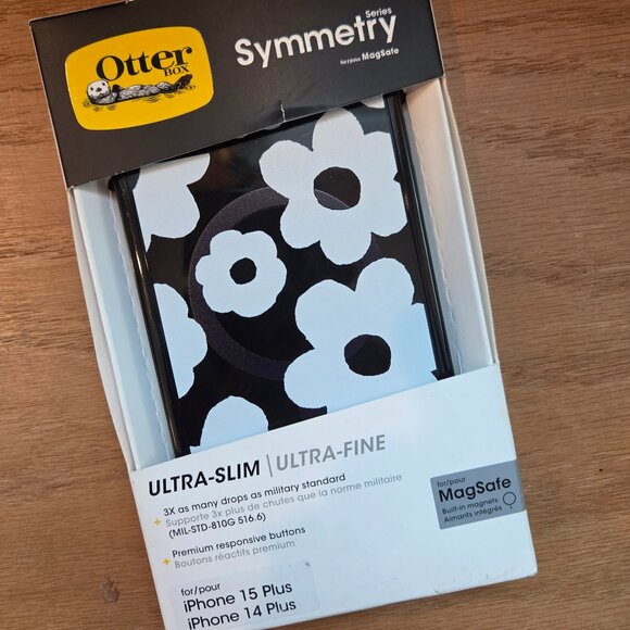 OtterBox Other - OtterBox Symmetry Series MagSafe case iPhone 15+ and iphone 14+ black floral